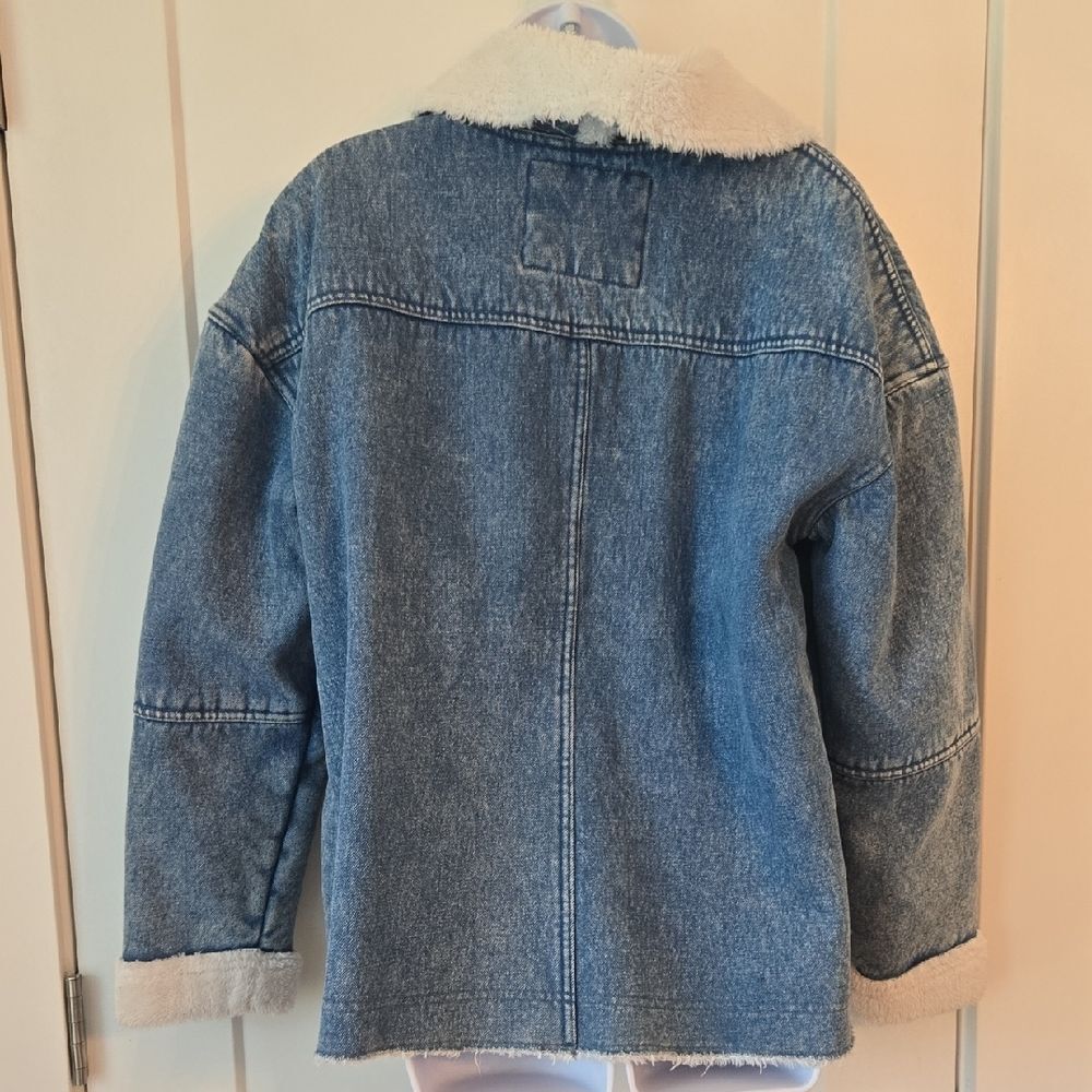 BRAND NEW Lucky Brand Blue Jean Jacket with Faux Fur Collar - Picture 6 of 8